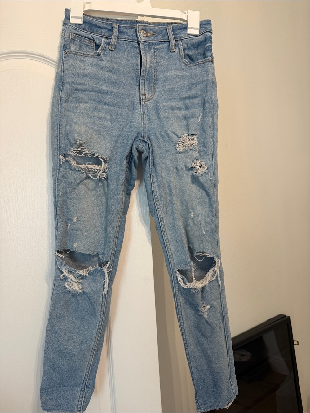 Old Navy Women’s Light Blue Distressed Super High-Rise Jeans